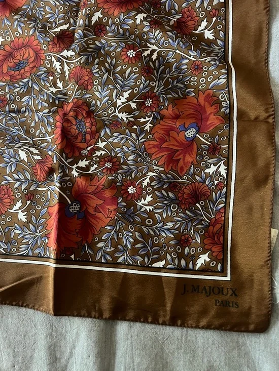Vintage J. Majoux Paris scarf - Picture 3 of 4